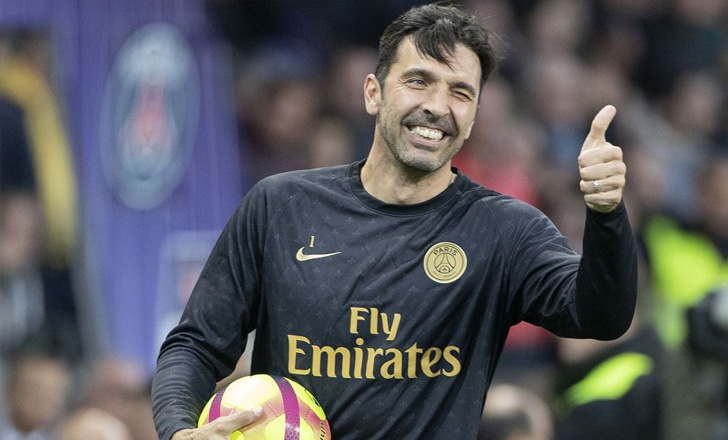 Juventus Buffon İçin İlerleyen Süreçte Spor Direktörlüğü Teklifinde Bulunacak